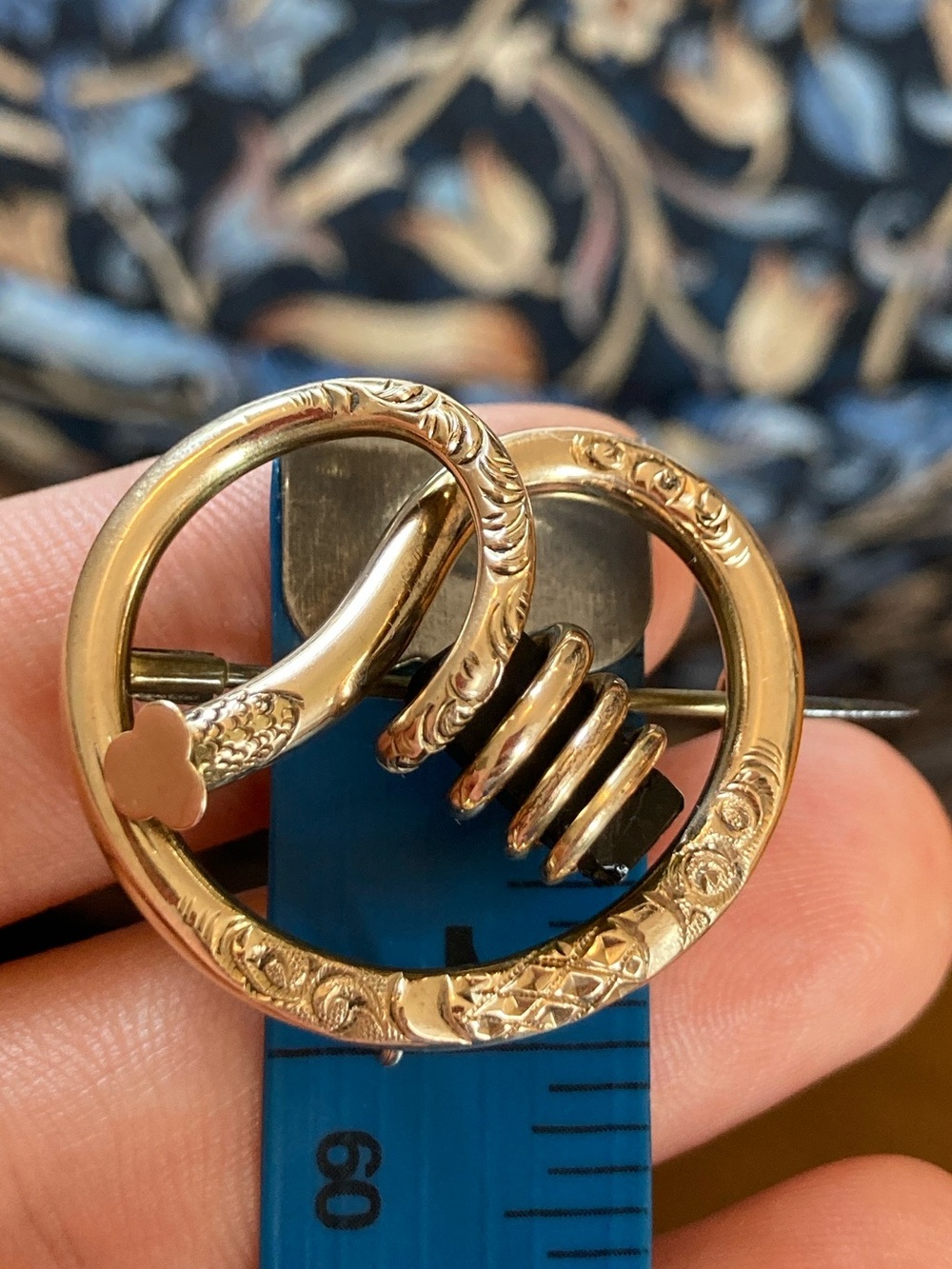 Antique Victorian Love Knot Mourning Brooch w/Onxy or Jet - Picture 12 of 12
